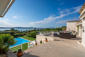 Riviera Style image 14