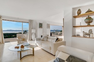 Riviera Style image 9