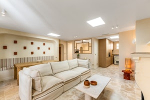 Saint Tropez Dreamer image 11