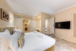 Saint Tropez Dreamer image 8