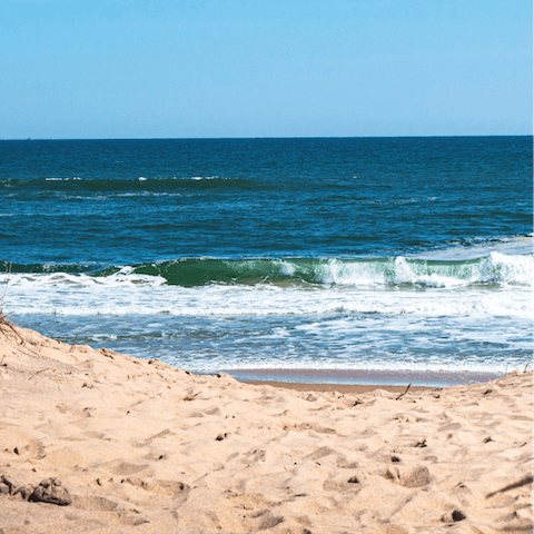 Stay just a short stroll from Maidestone Beach