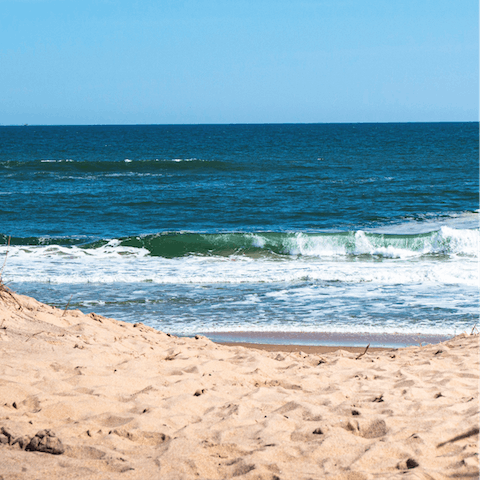 Stay just a short stroll from Maidestone Beach 