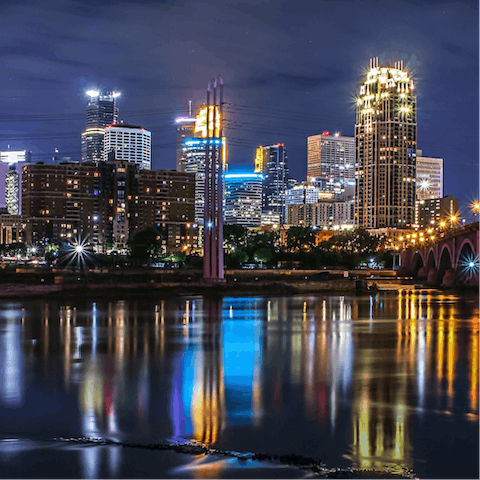 Take the quick ten-minute stroll into the heart of Minneapolis for delectable restaurants and swanky bars