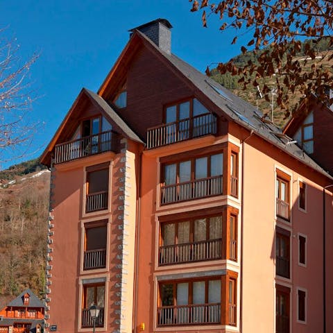 Make use of the building's ski storage and parking facilities