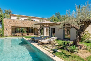 Riviera Refuge image 14