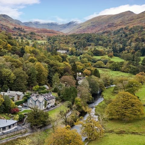 Stay in the peaceful and serene village setting of Ambleside in the heart of the Lake District 