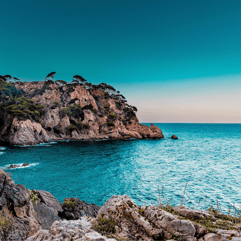 Take the short drive to the stunning beaches and cliffs of Costa del Sol 