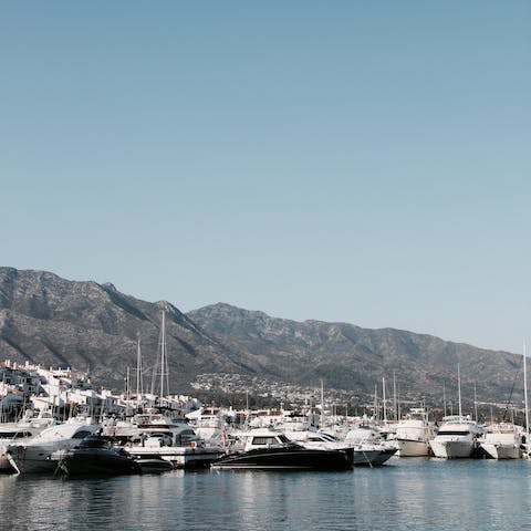Explore Puerto Banús' array of waterfront boutiques, restaurants and bars – it's a fifteen-minute walk away