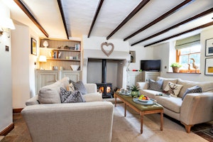 Casterton Gardens image 12