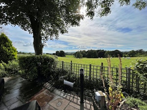 Casterton Gardens image 11
