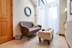 Casterton Gardens image 7