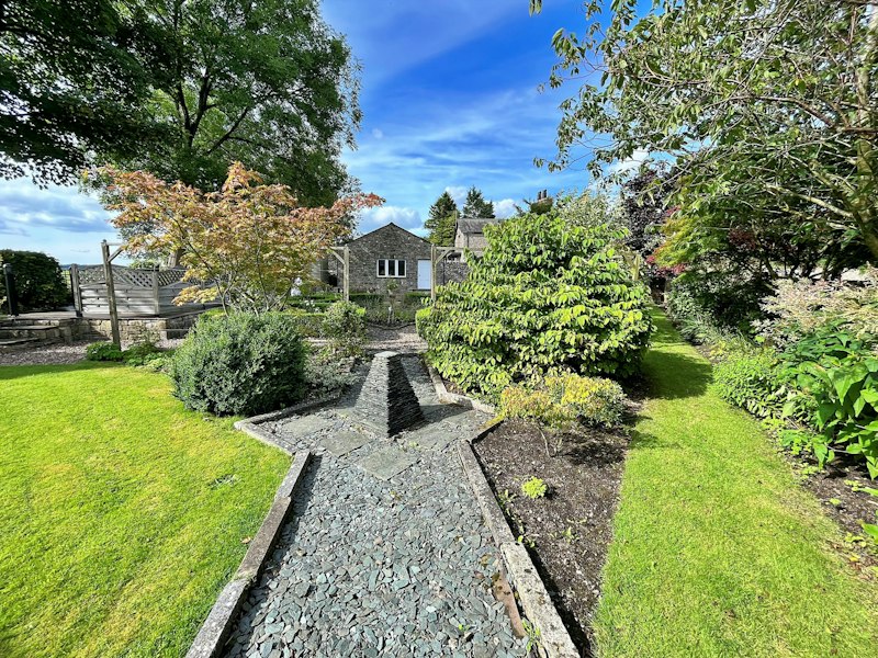 Casterton Gardens additional image
