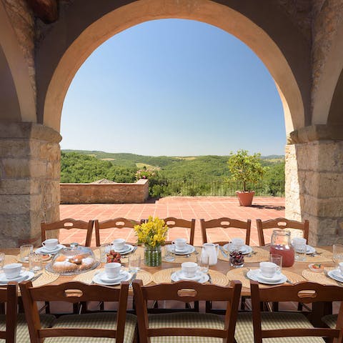 Have leisurely lunches with picture-perfect views