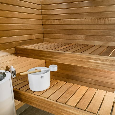 Relax your muscles in the sauna 