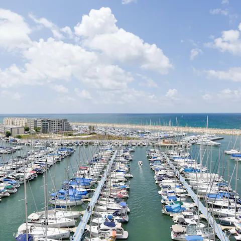 Stay on the waterfront of Herzliya Marina