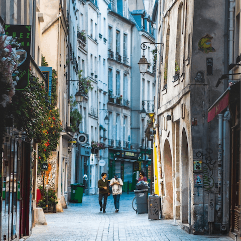 Stroll to the colourful streets of Le Marais in just over twenty-five minutes