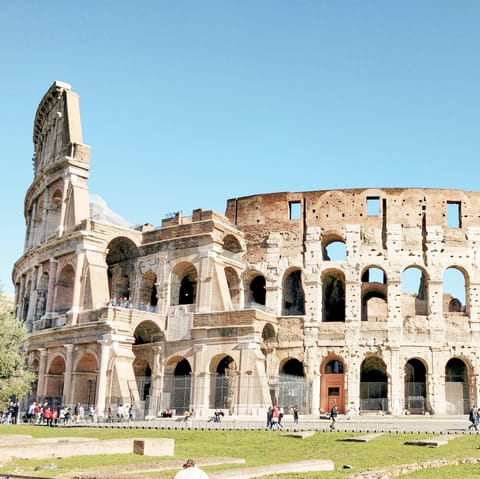 Make the leisurely stroll to the Colosseum, a fifteen-minute walk away