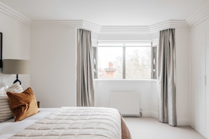 Lady of Belgravia image 8