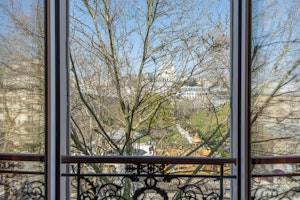 The Art In Montmartre image 7