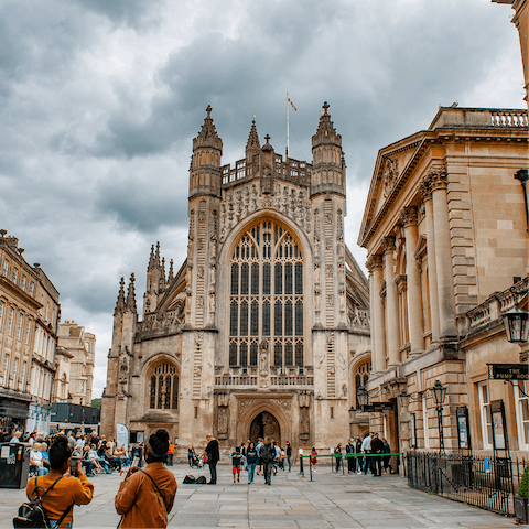 Stroll over to Bath Abbey in three quarters of an hour