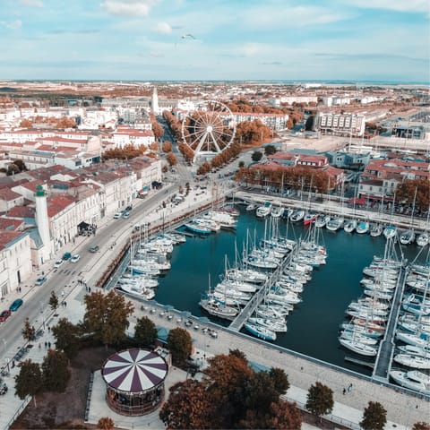 Stroll into the centre of La Rochelle in just fifteen minutes