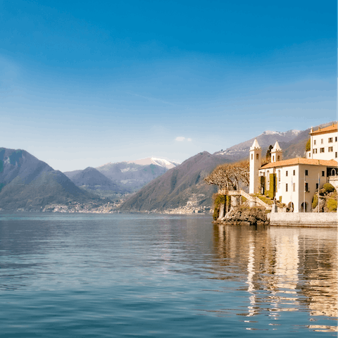 Set sail on a boat trip and explore Lake Como 