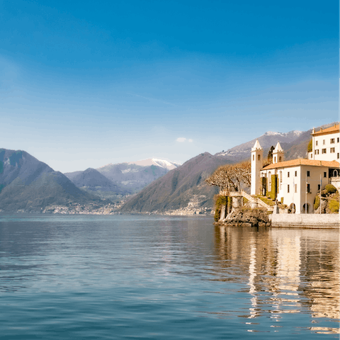 Set sail on a boat trip and explore Lake Como