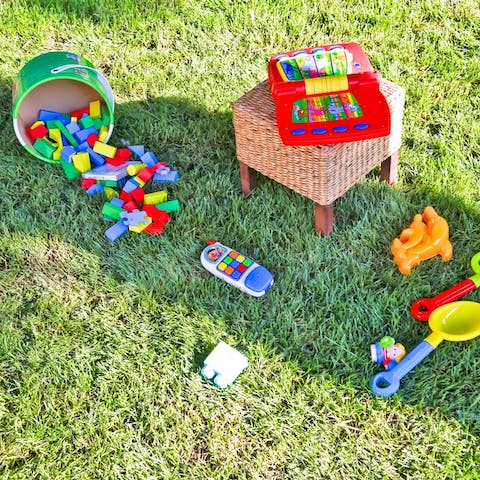 Keep the kids entertained with plenty of toys