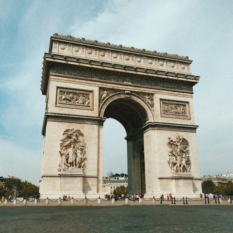 Stay in Trocadéro, a twenty-minute walk from the Arc de Triomphe