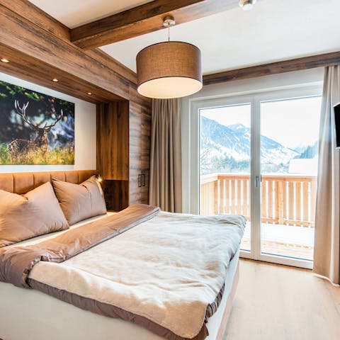 Wake up to striking mountain vistas as you enjoy breakfast in bed