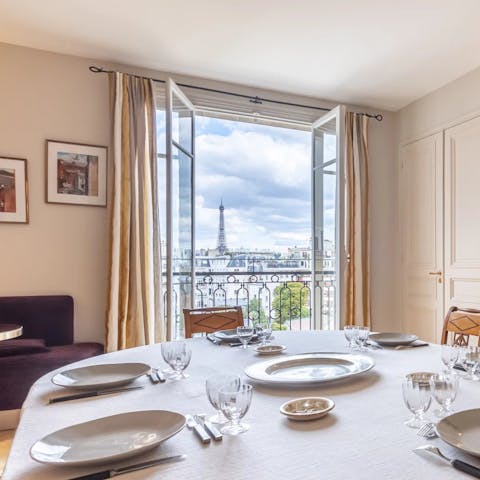 Enjoy a breakfast at home with the Eiffel Tower in the background