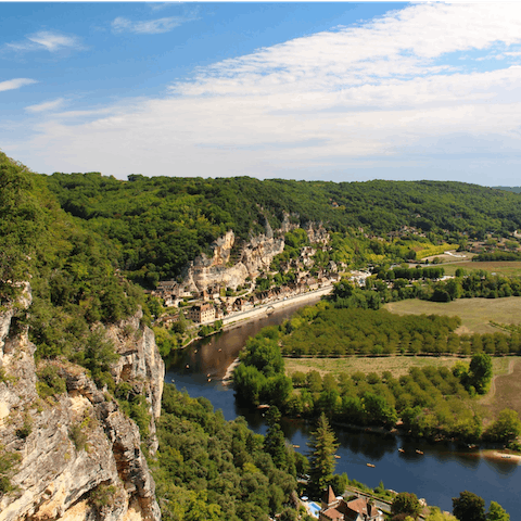 Explore the gorgeous Dordogne countryside