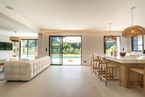 Riviera Echo image 7