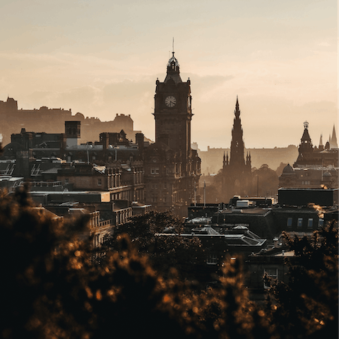 Explore all of Edinburgh from your great location near Princes Street