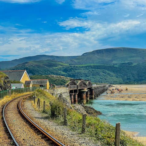Explore Snowdonia and its famously stunning scenery, hiking trails, and idyllic towns – you're just a mile from Barmouth