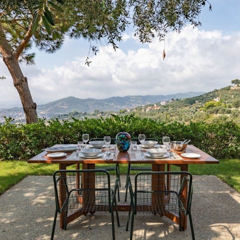 Lay the table for evening suppers with a view