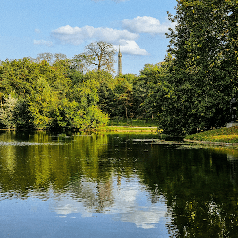 Enjoy the green tranquillity of nearby Bois de Boulogne