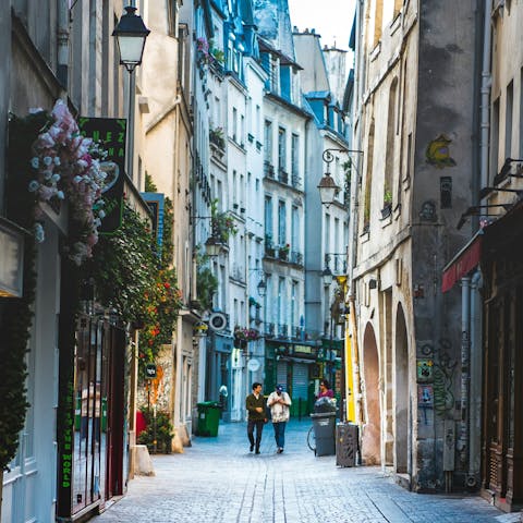 Wind your way through the historic streets of Le Marais
