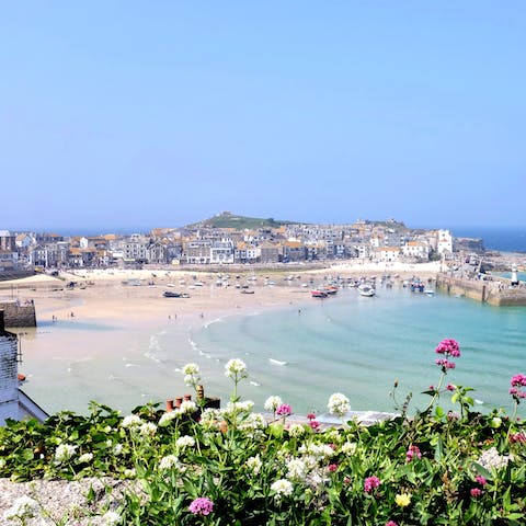 Explore St Ives’ golden sands, shops and harbour – your home is in the thick of it all
