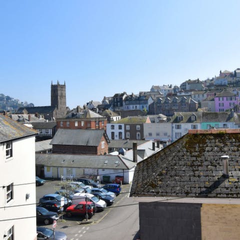 Explore the pretty town of Dartmouth from your doorstep