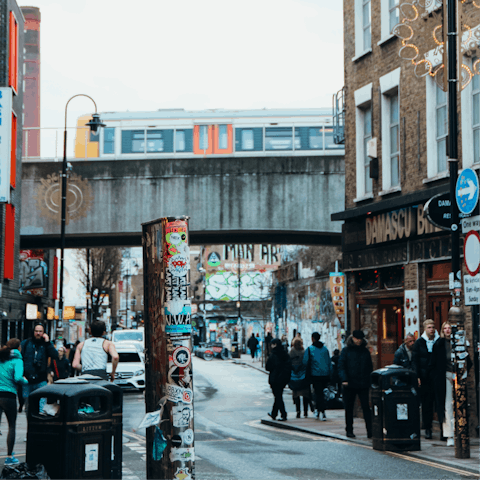 Explore Shoreditch's trendy bars and boutiques, just fifteen minutes on foot