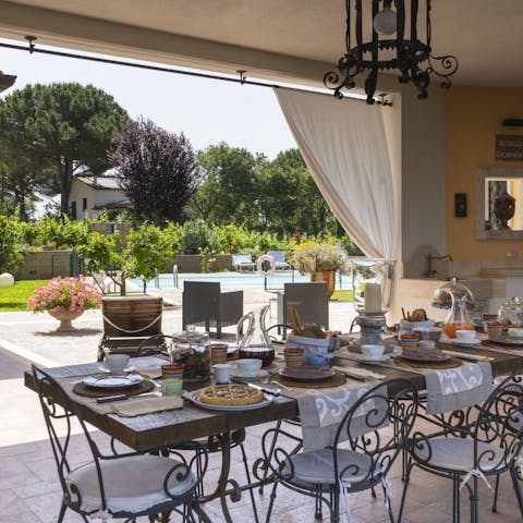 Savour delicious Italian meals served on the terrace