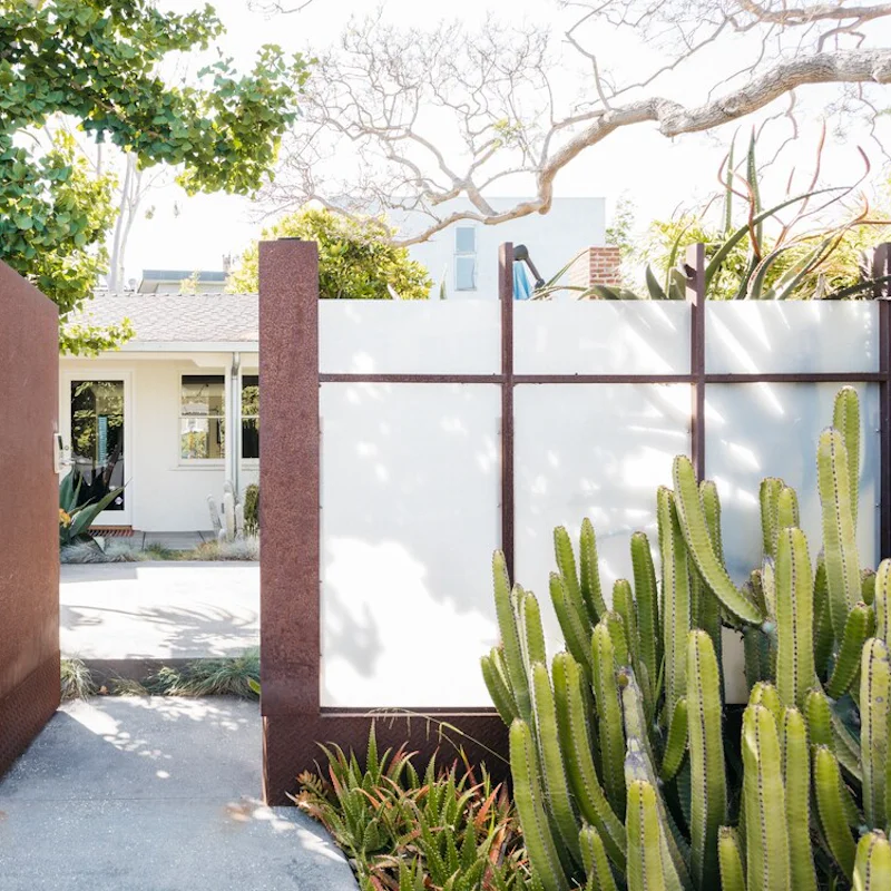 Make yourself at home in the Cali sunshine