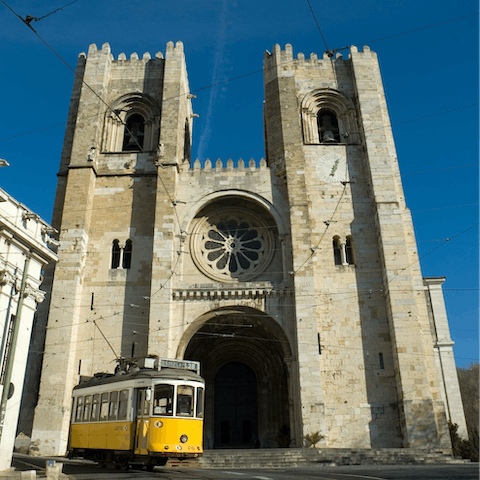 Walk to Lisbon Cathedral in less than ten minutes