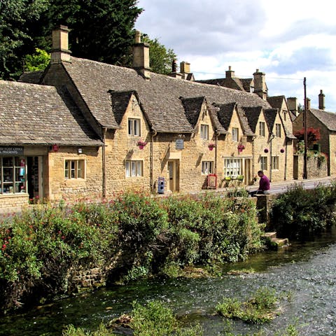 Drive to the pretty Cotswolds village of Bibury in just fifteen minutes