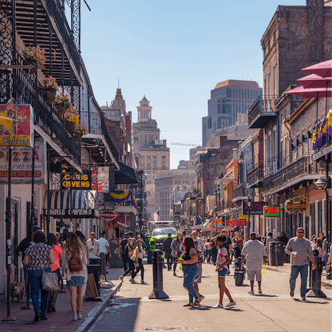 Enjoy live music and frozen daiquiris on Bourbon Street – it's five minutes away by car