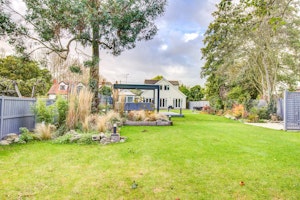 Howe Green Haven image 8