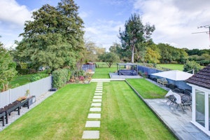 Howe Green Haven image 7