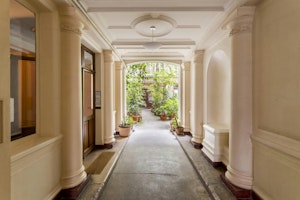 Art Lover image 4