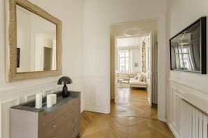 Art Lover image 2